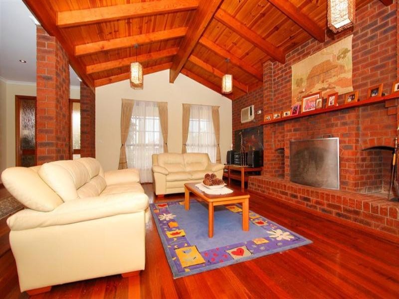 27 Minerva Crescent, Keilor Downs VIC 3038