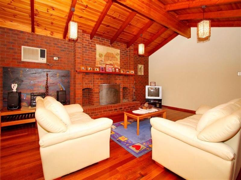 27 Minerva Crescent, Keilor Downs VIC 3038