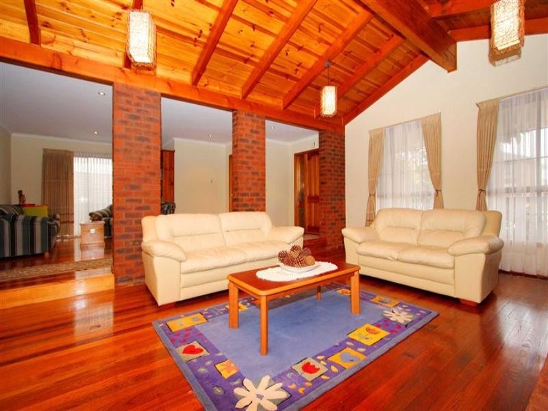 27 Minerva Crescent, Keilor Downs VIC 3038