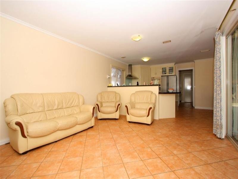 7 Brogil Walk, Sydenham VIC 3037