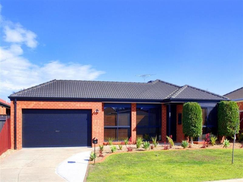 18 Honeysuckle Avenue, Hillside VIC 3037