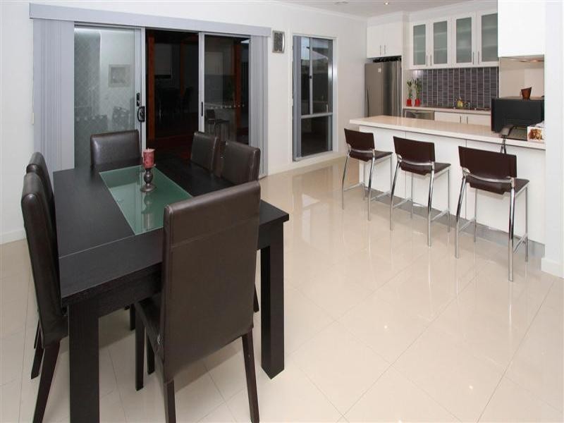 11 Parkes Way, Burnside Heights VIC 3023