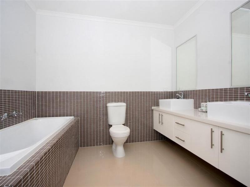 11 Parkes Way, Burnside Heights VIC 3023