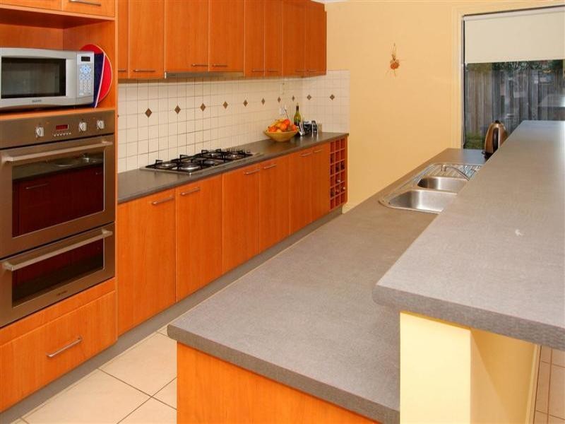 6 Yiota Place, Sydenham VIC 3037