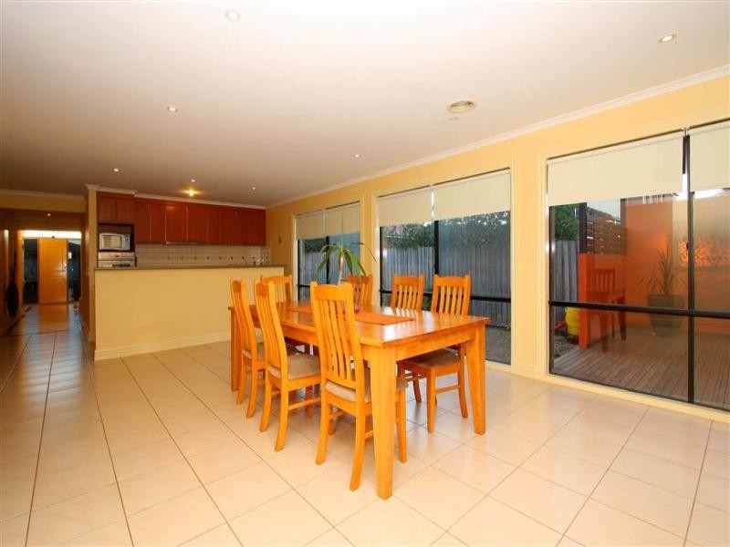 6 Yiota Place, Sydenham VIC 3037