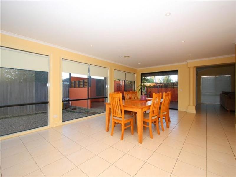 6 Yiota Place, Sydenham VIC 3037