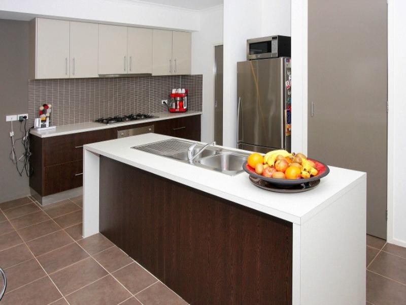 3 Beacon Lane, Caroline Springs VIC 3023