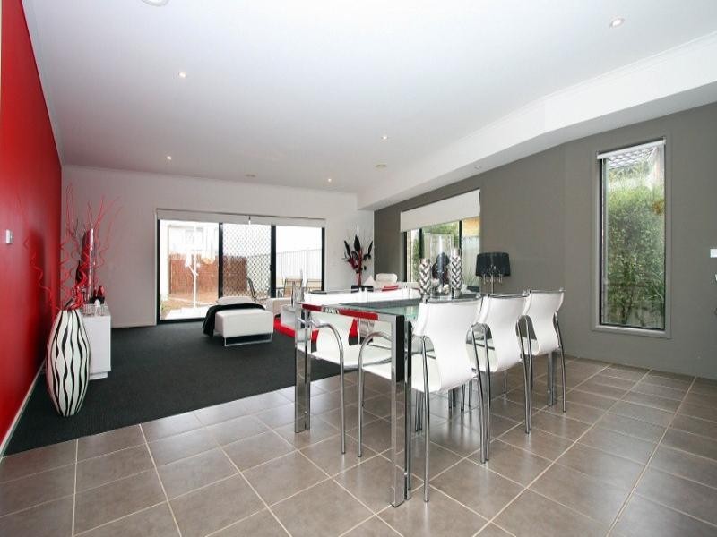 3 Beacon Lane, Caroline Springs VIC 3023