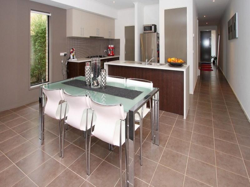 3 Beacon Lane, Caroline Springs VIC 3023