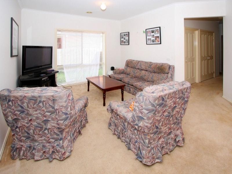 43 Wattletree Drive, Taylors Hill VIC 3037