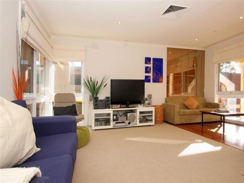 8 Narong Place, Keilor Downs VIC 3038