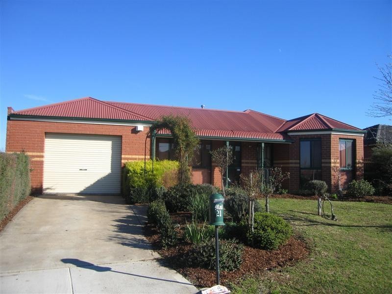 21 Sainsbury Avenue, Hillside VIC 3037