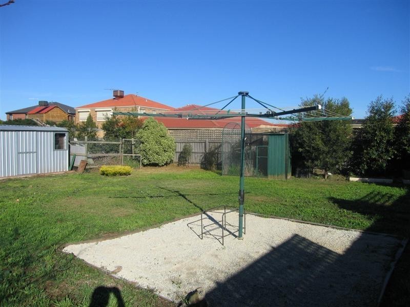 21 Sainsbury Avenue, Hillside VIC 3037