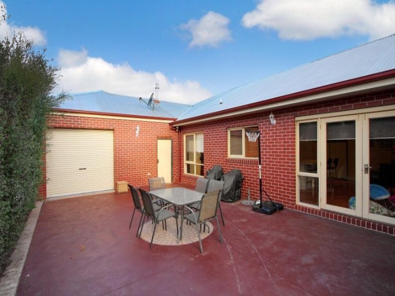 6 Wetherby Court, Hillside VIC 3037