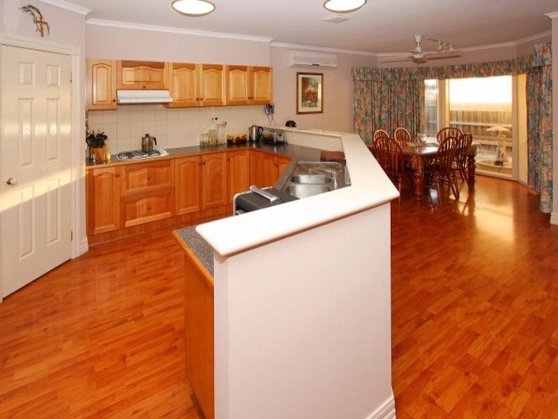 23 Pacific Place, Taylors Lakes VIC 3038