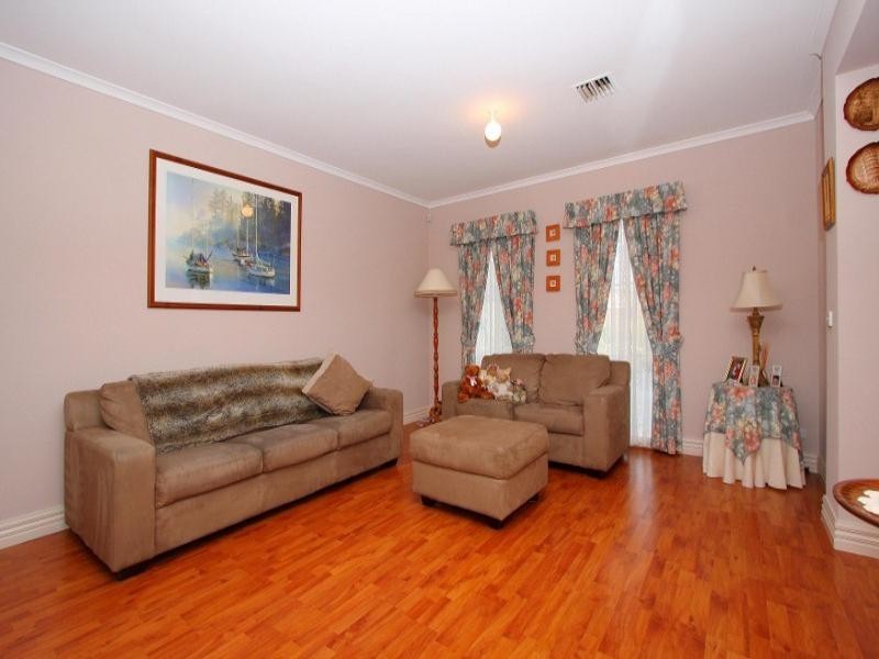 23 Pacific Place, Taylors Lakes VIC 3038