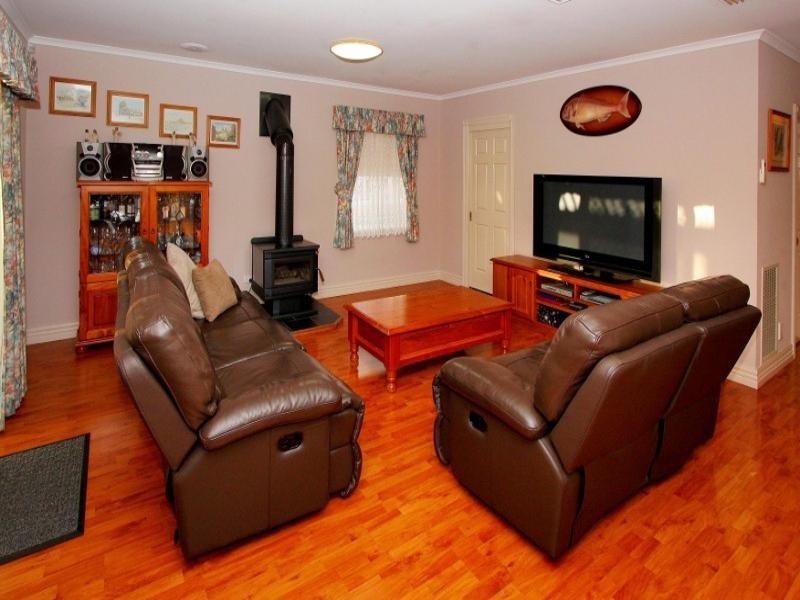 23 Pacific Place, Taylors Lakes VIC 3038