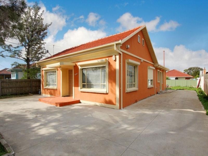 94 Mcintyre Road, Sunshine North VIC 3020