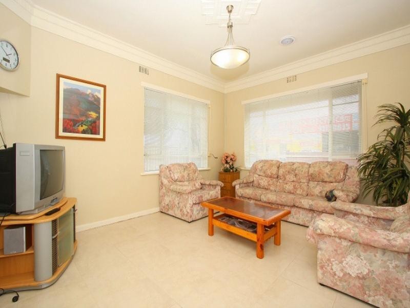 94 Mcintyre Road, Sunshine North VIC 3020