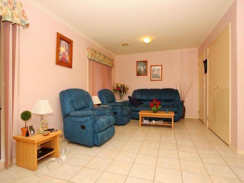 5 Pollock Court, Delahey VIC 3037