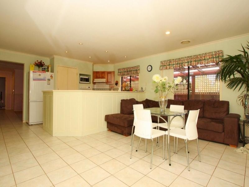 5 Pollock Court, Delahey VIC 3037