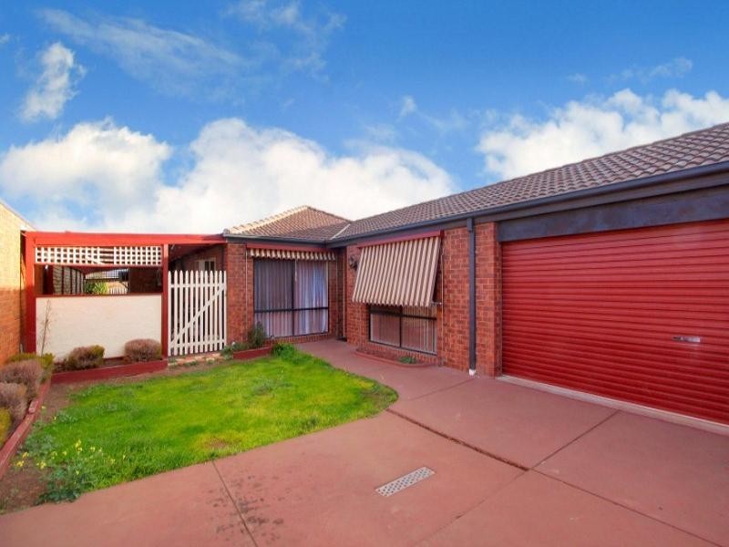 5 Pollock Court, Delahey VIC 3037