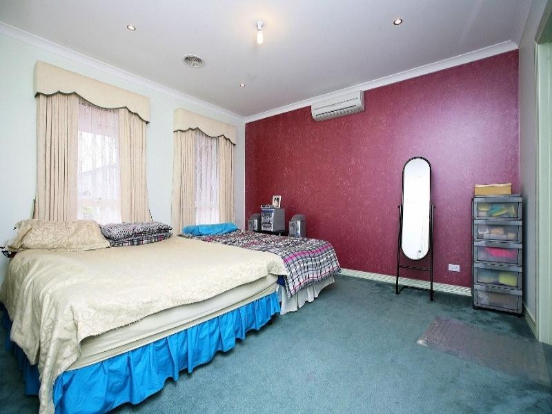 3 Eglington Court, Taylors Hill VIC 3037