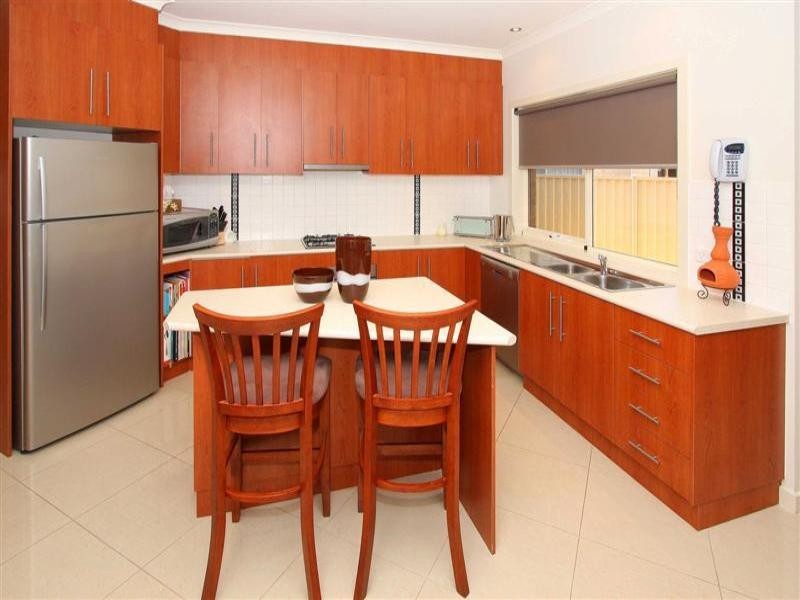 34 The Avenue, Caroline Springs VIC 3023