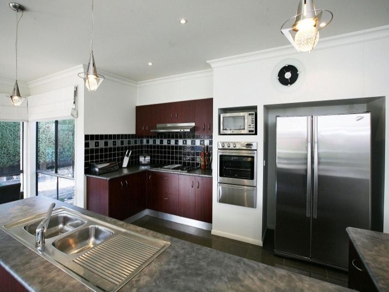 21 Flinders Street, Taylors Hill VIC 3037