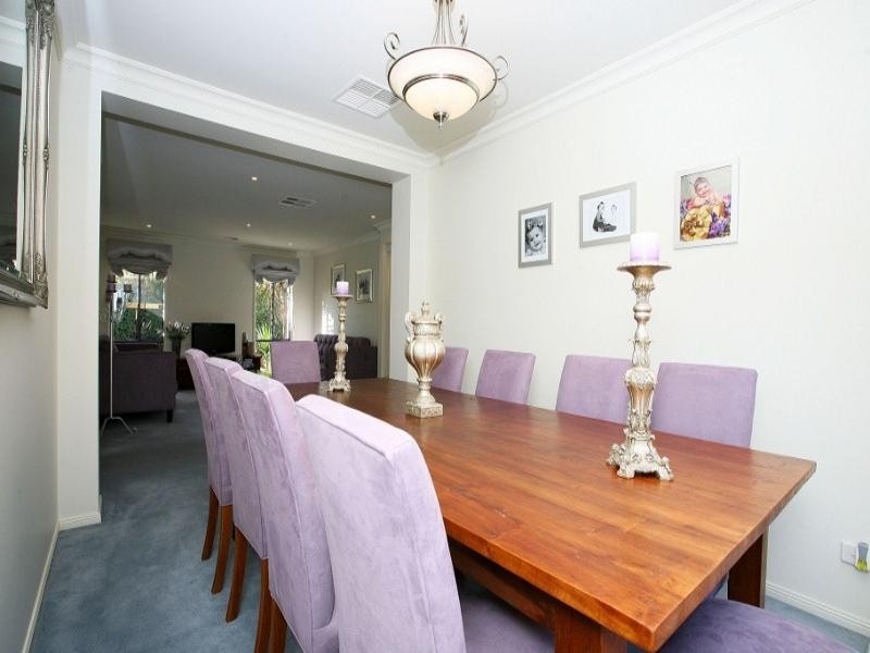 21 Flinders Street, Taylors Hill VIC 3037