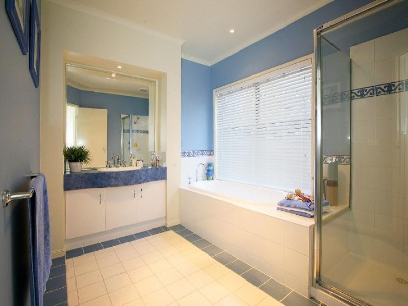 21 Flinders Street, Taylors Hill VIC 3037