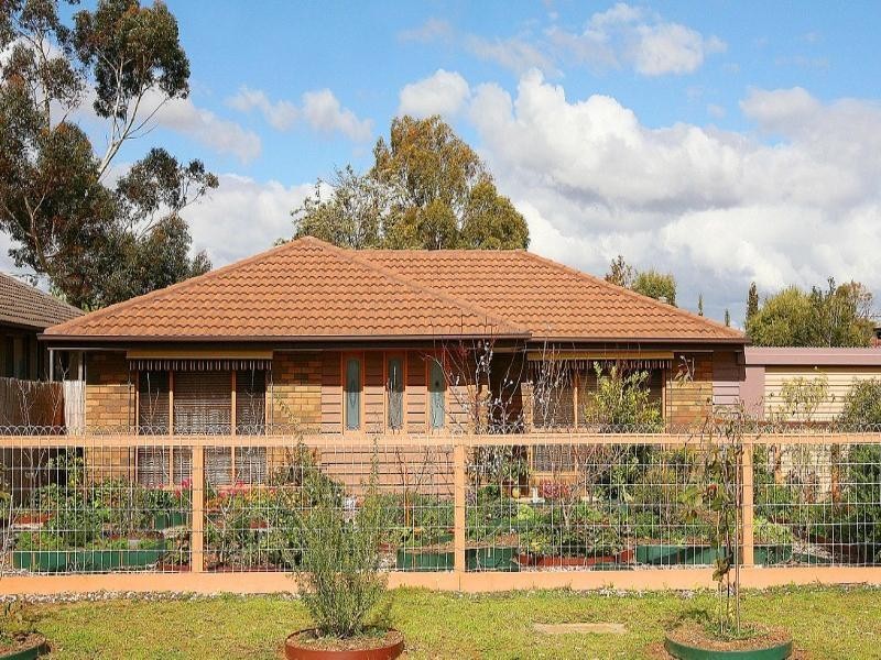 17 Carberry Drive, Kurunjang VIC 3337