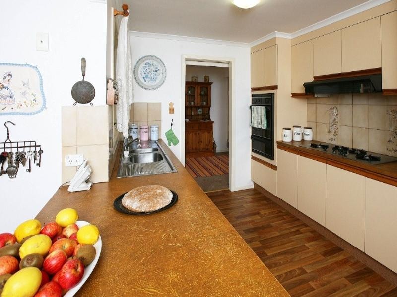 17 Carberry Drive, Kurunjang VIC 3337