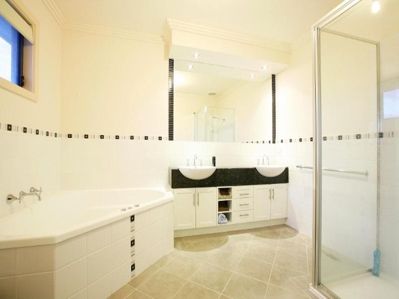 20 Bloomsbury Court, Hillside VIC 3037