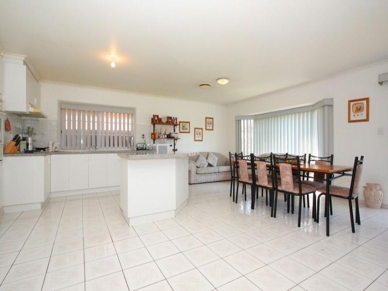 20 Truro Crescent, Taylors Lakes VIC 3038