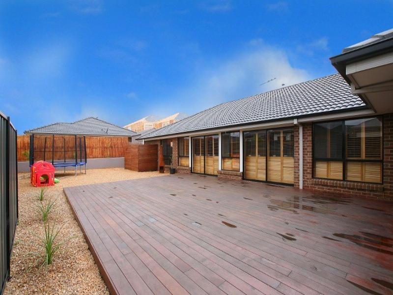 16 The Parks, Hillside VIC 3037