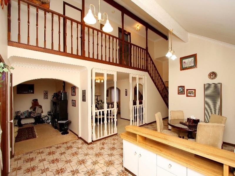 28 Chichester Drive, Taylors Lakes VIC 3038