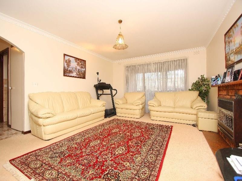 28 Chichester Drive, Taylors Lakes VIC 3038