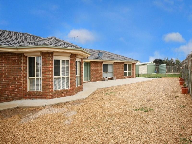 22 Santolin Drive, Hillside VIC 3037