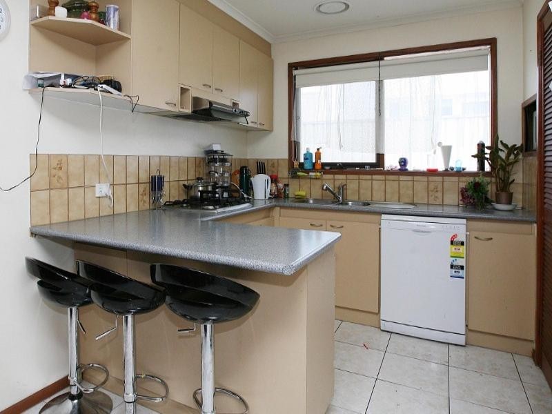 28 Lionheart Avenue, Taylors Lakes VIC 3038