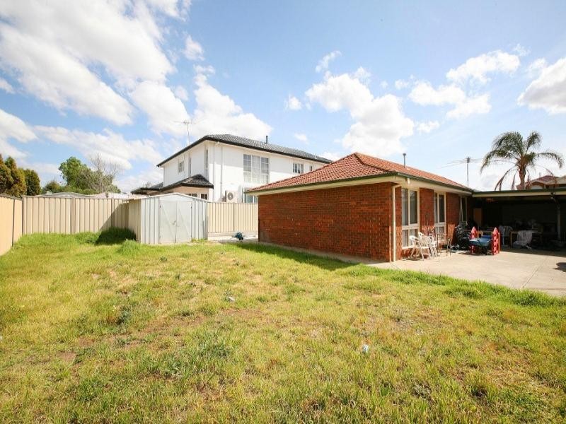 28 Lionheart Avenue, Taylors Lakes VIC 3038