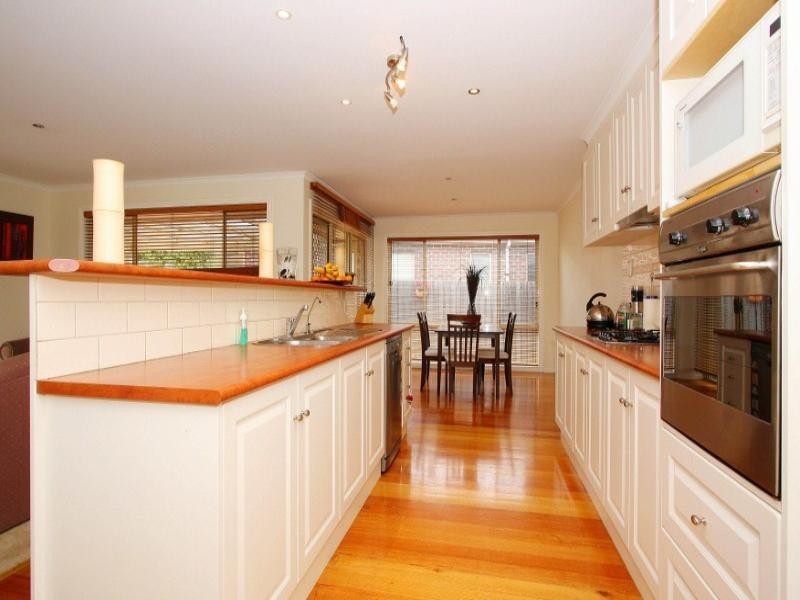 7 Yiota Place, Sydenham VIC 3037