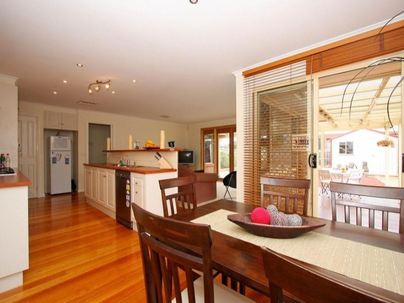 7 Yiota Place, Sydenham VIC 3037