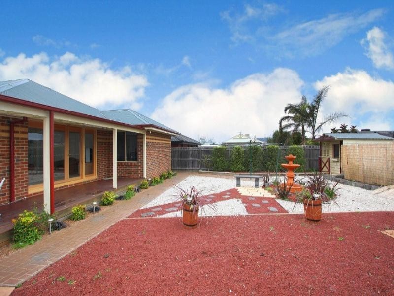 7 Yiota Place, Sydenham VIC 3037