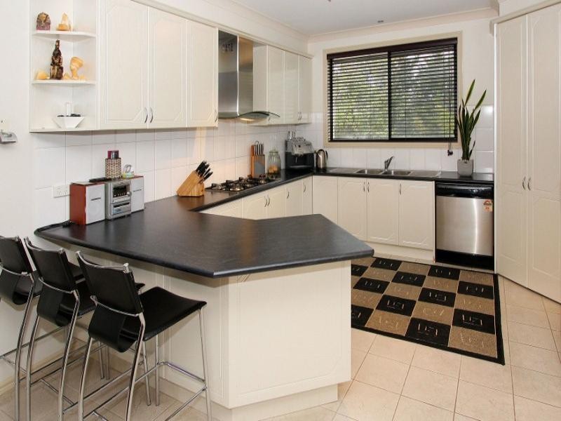 40 Wolviston Avenue, Hillside VIC 3037