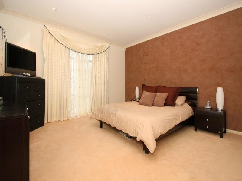 40 Wolviston Avenue, Hillside VIC 3037