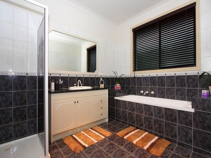 40 Wolviston Avenue, Hillside VIC 3037