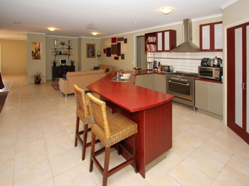 13 Eliza Court, Hillside VIC 3037