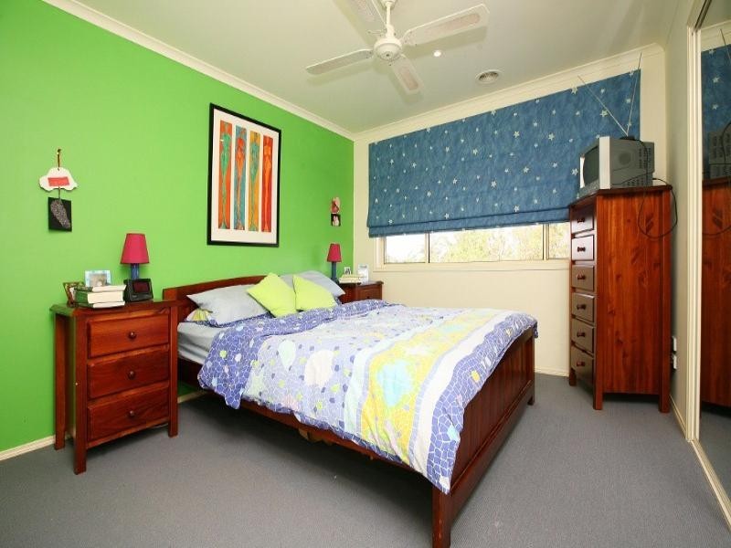 22 Kenswick Drive, Hillside VIC 3037