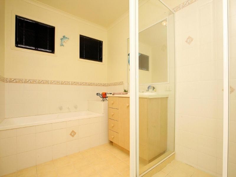 22 Kenswick Drive, Hillside VIC 3037